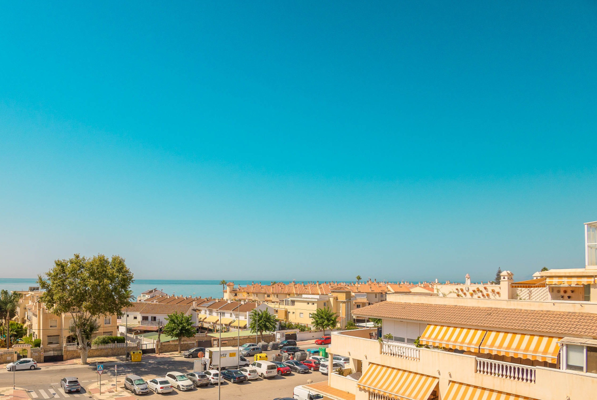Ref. SP211026TDB – Ático con Vistas al Mar en Torre de Benagalbón