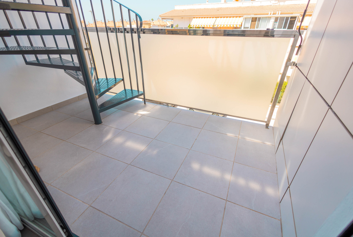 Ref. SP211026TDB – Ático con Vistas al Mar en Torre de Benagalbón