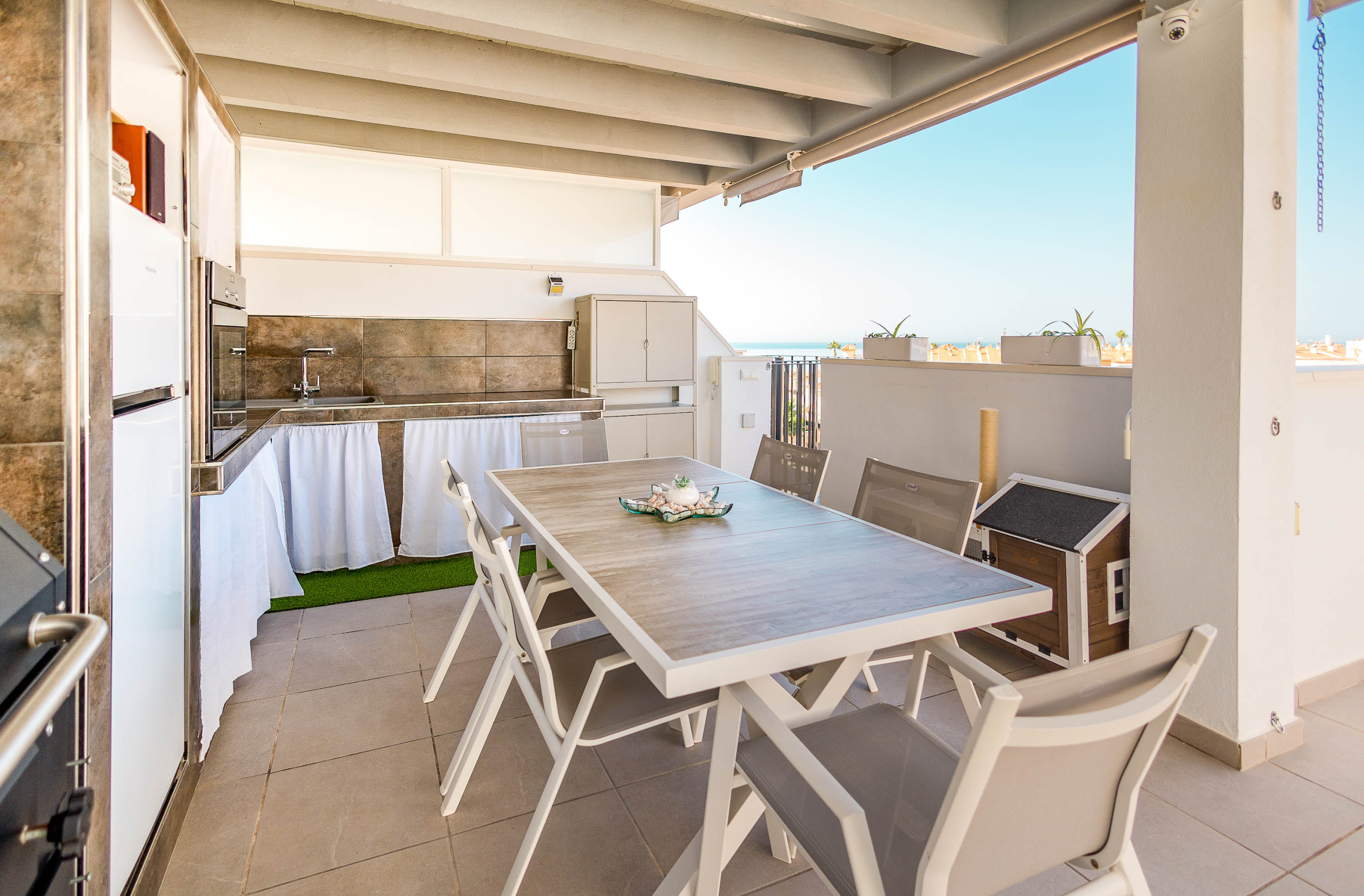 Calle Aura-Vélez Málaga Ref. SP211026TDB – Ático con Vistas al Mar en Torre de Benagalbón