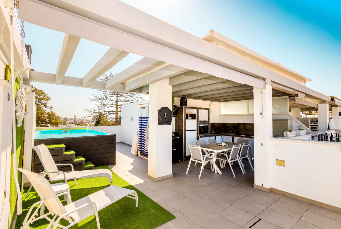 Ref. SP211026TDB – Ático con Vistas al Mar en Torre de Benagalbón